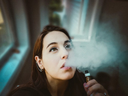 Engaging in Sustainable Vaping Image