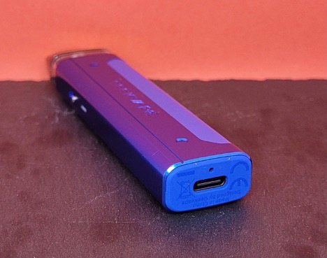 Geekvape AQ Pod kit charging port