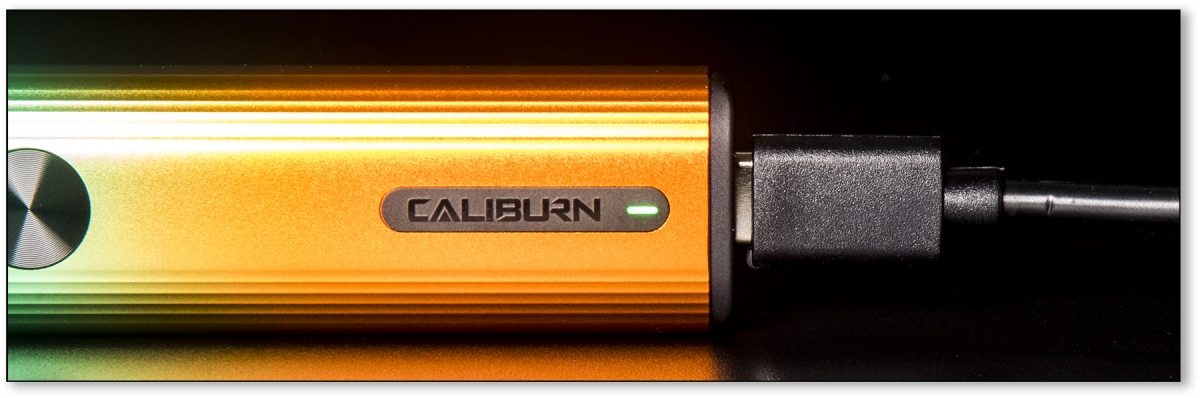 Uwell Caliburn G2 Pod Kit charging