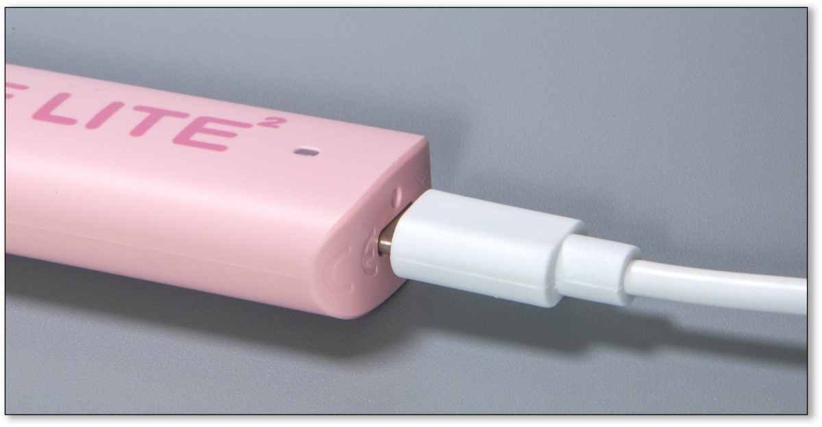 Eleaf IORE Lite 2 Pod Kit charging