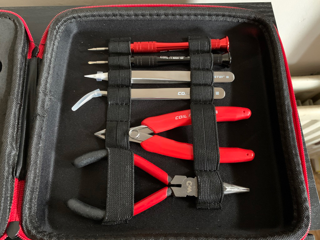 Coil Master V3 Kit tweezers and screwdrivers