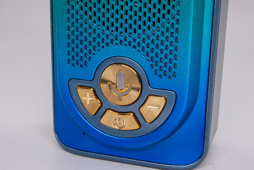 Wismec AI Alexa Box Mod speaker and controls
